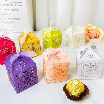 7.5x5x5cm Hediye Paketleme Kutusu lazer kabartmalı Düğün Hatıra İçin Oymak